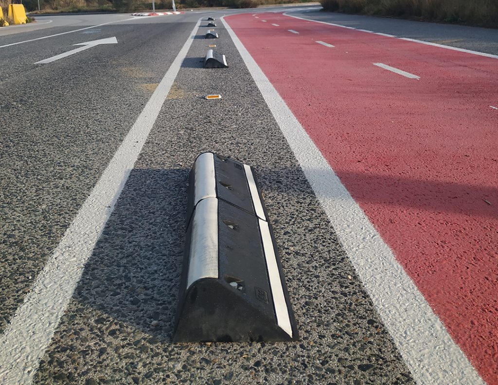 Mompe vial separator Viladecans bike lane