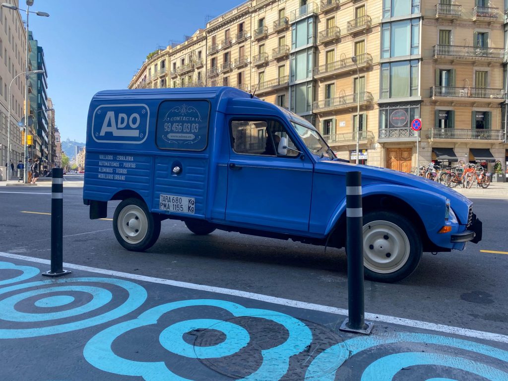 Installation of A-Flex DT bollards with plate