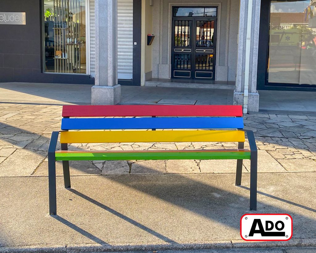 Benches LGTBI in Concello de Curtis