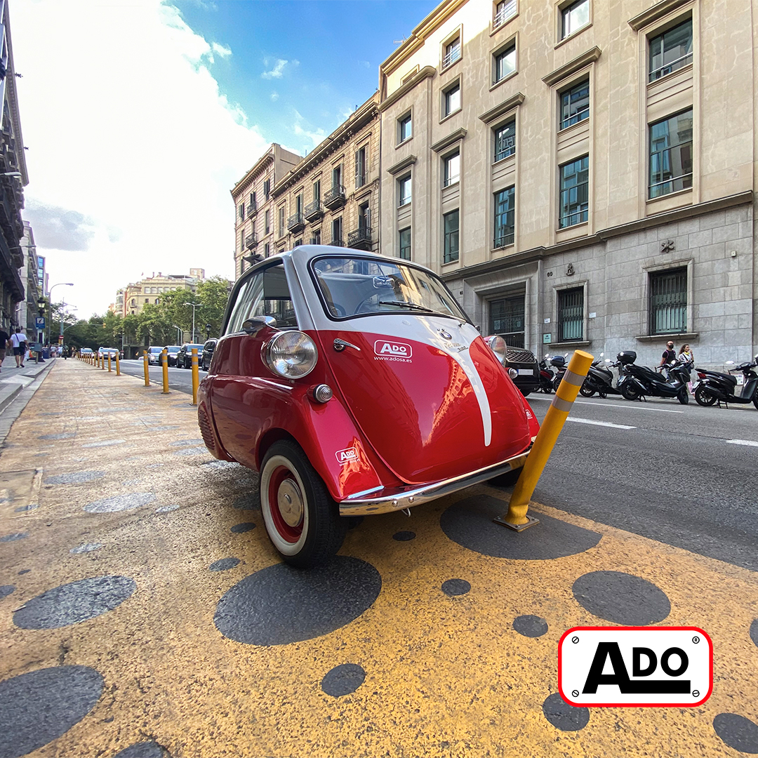 Installation of flexible bollards DT ø80 Yellow in Barcelona