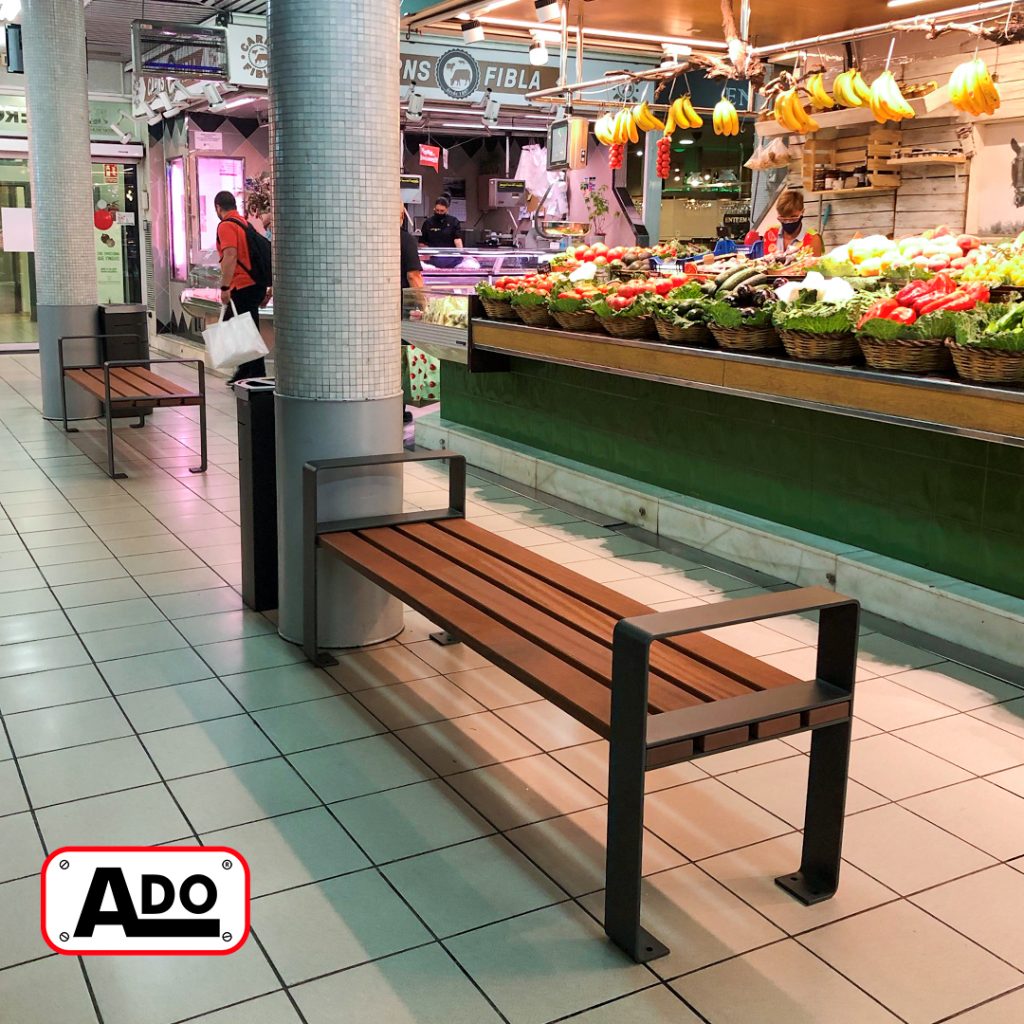 Bench Tali installed in market of masnou