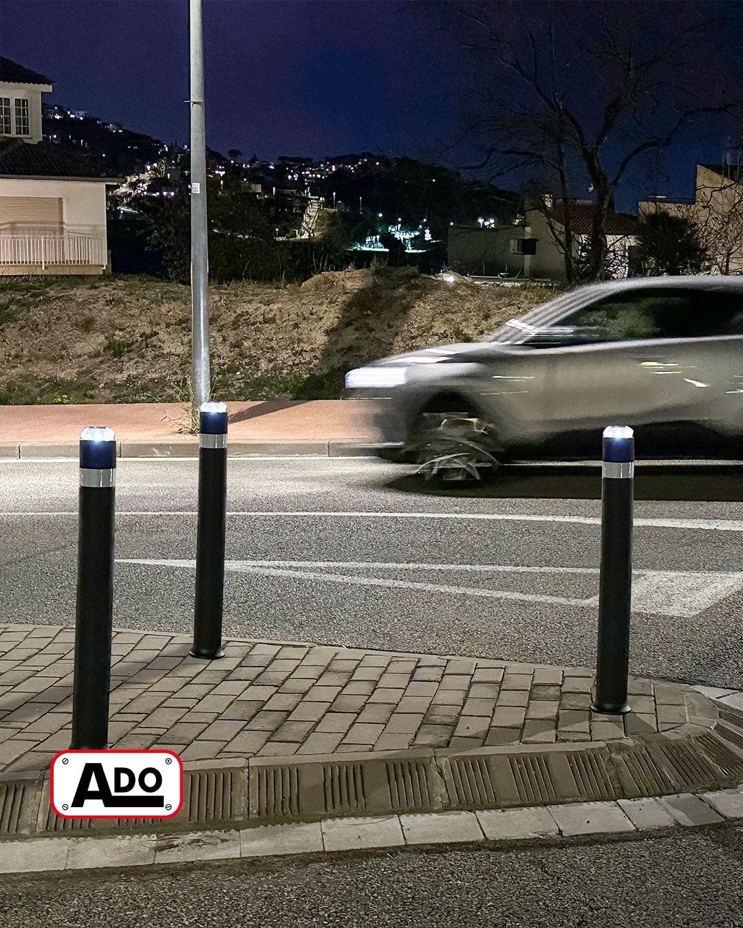 Flexible / semi-flexible bollards with solar led beacon 