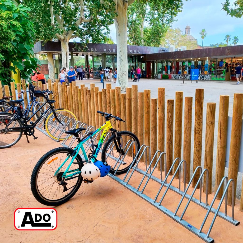 Bicycle racks model Uve at the Barcelona Zoo