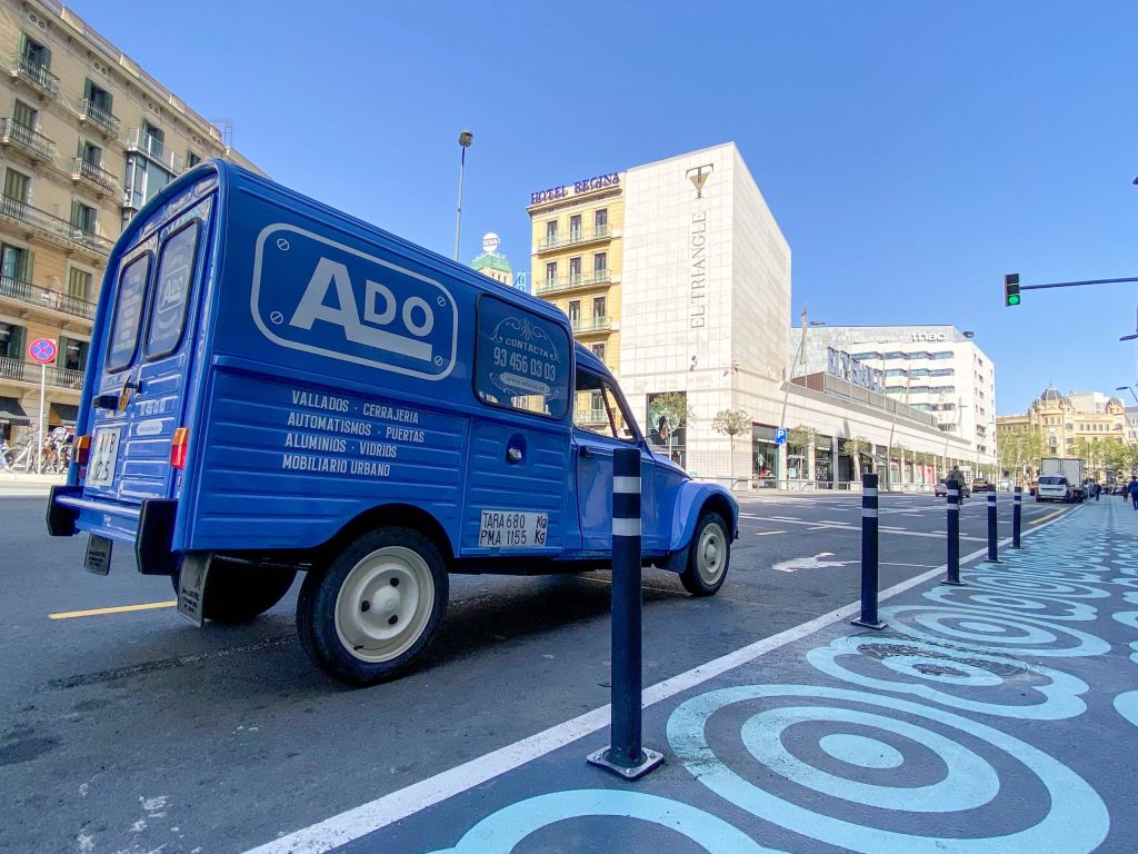 Installation of A-Flex DT bollards with plate