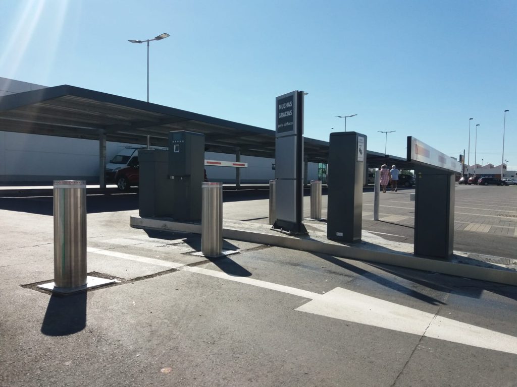 Installation of automatic bollards with leds crown in Torrevieja