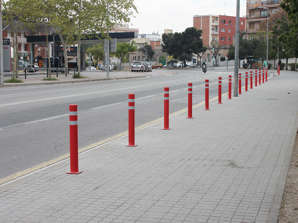 A-Flex bollards with DT plate  installed in Badalona