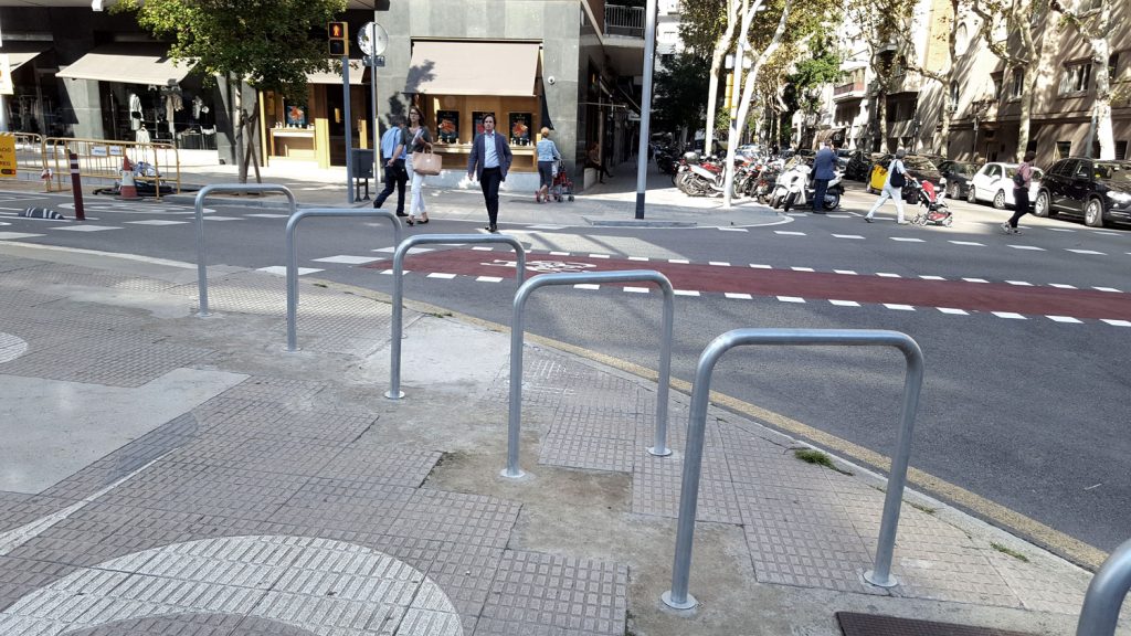 Bicycle racks installed Barcelona