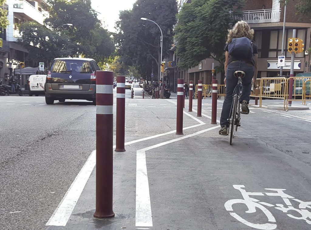 Flexible bollards bicycle lane in Barcelona