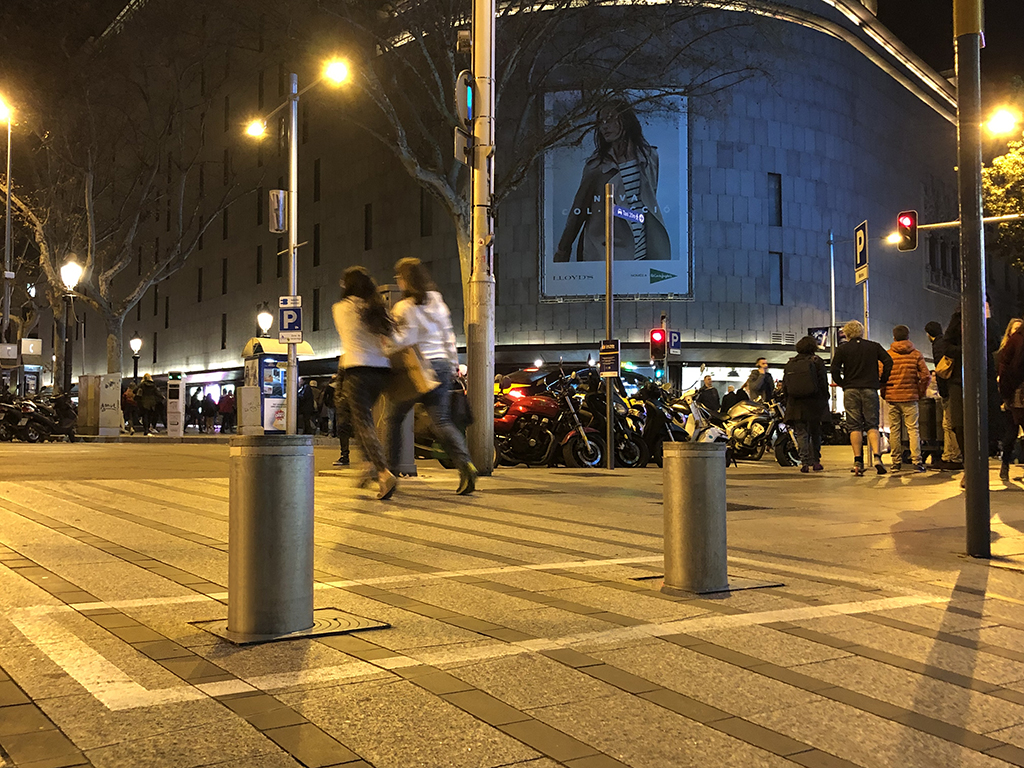 Automatic Melbourne security bollards in Barcelona