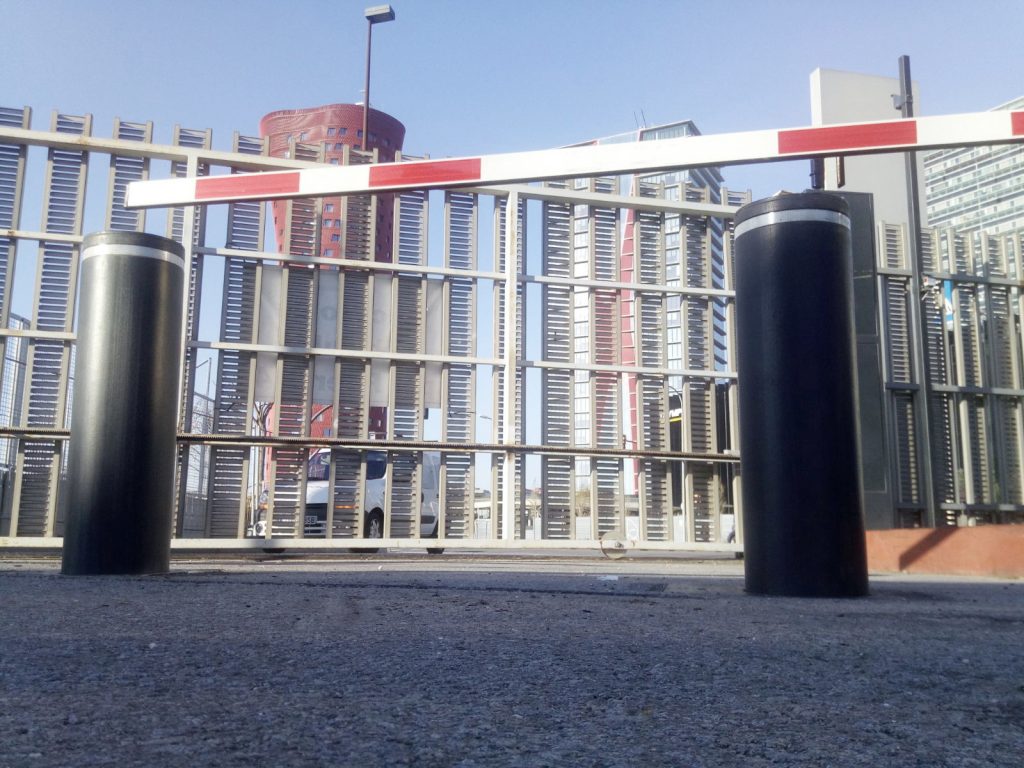 Safety automatic bollards for industrial zones