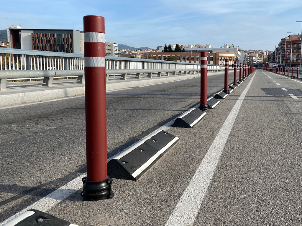 A-Flex bollards DT bike lanes for screwing in Santa Coloma