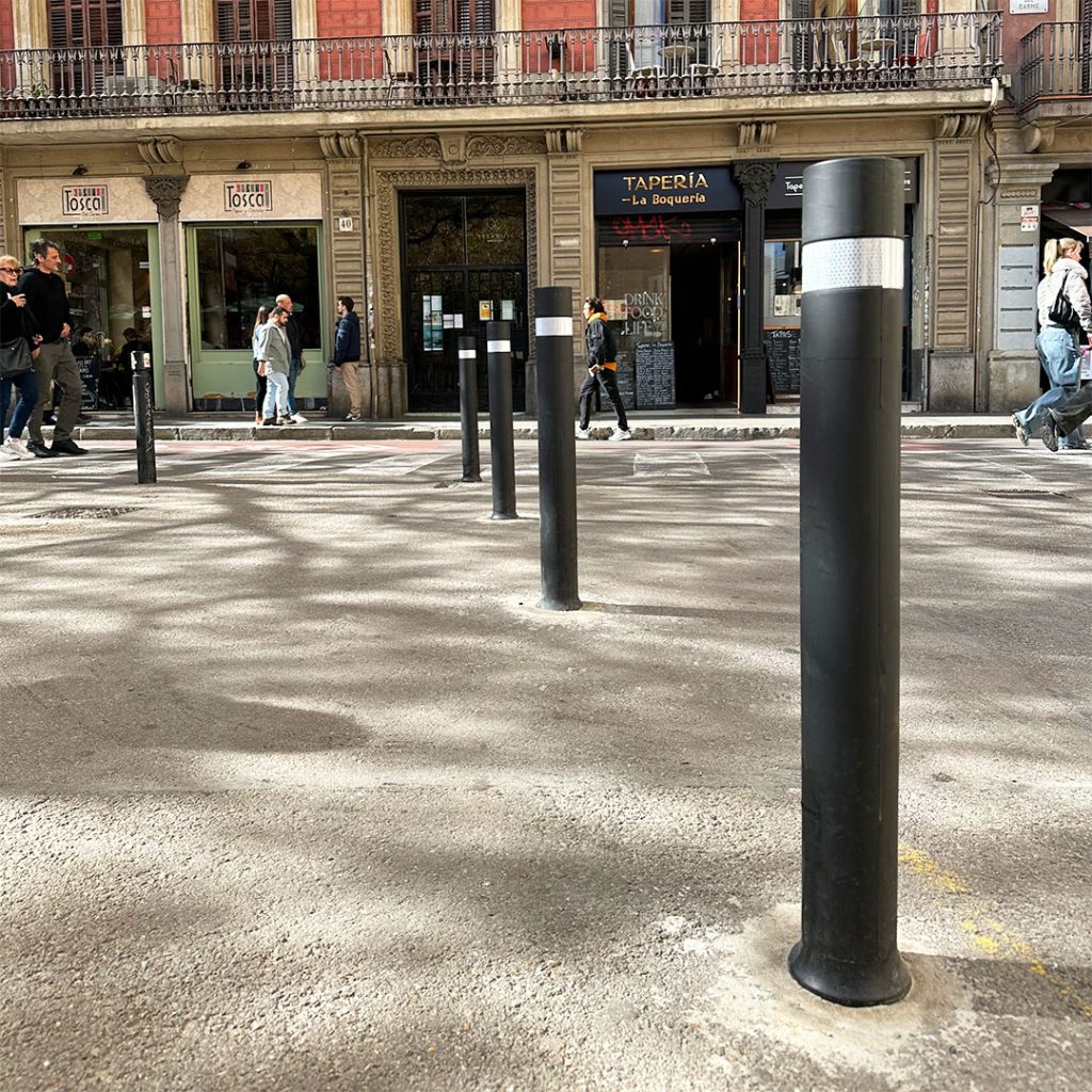 A-Flex flexible bollards installed in Barcelona