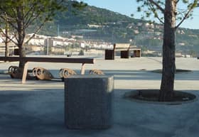 panchine urbane in cemento