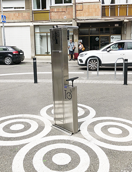 custode della stazione di manutenzione installato a barcellona