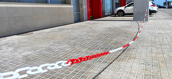 red and white chains installed