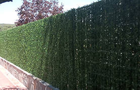 1 meter artificial hedge installed on balcony