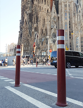 flexible a-flex dt cycle lane bollards installed sagrada familia