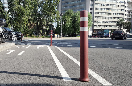 flexible a-flex dt cycle lane bollards installed