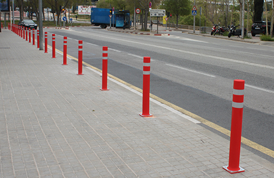 flexible bollards with plate installed DT