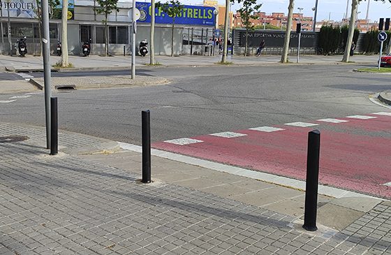 black flexible bollards ablen