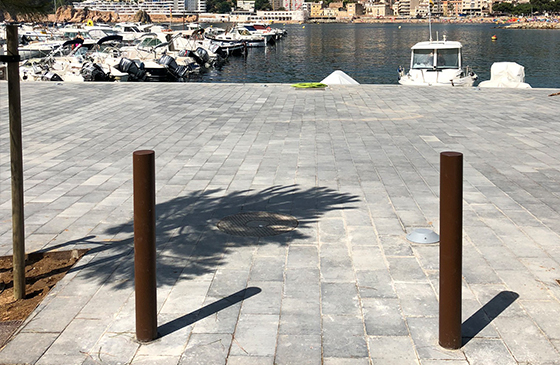 tubular bollard corten imitation