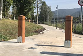 removable pine wood bollards