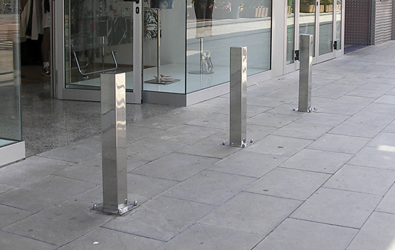 anti-ram security bollard