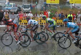 pedestrian containment fence in the tour de france