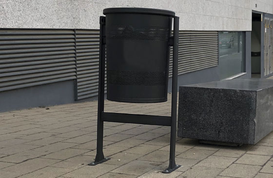 Barcelona litter bin installed