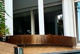 curved balcony planter corten