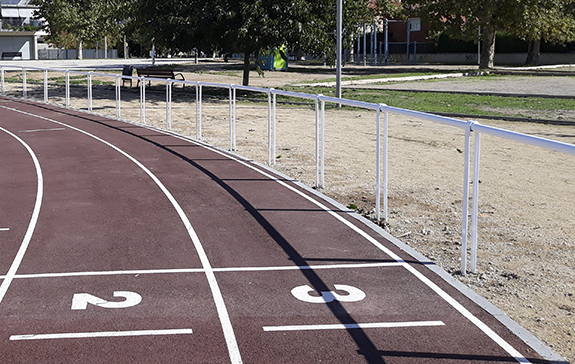 modular urban railing zeus installed